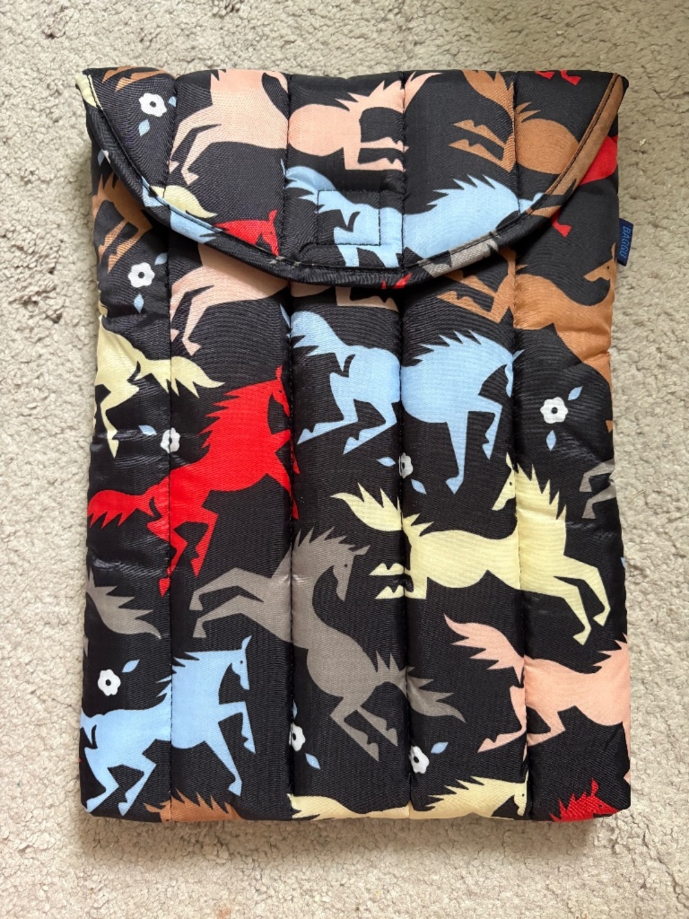 RARE BAGGU HORSE LAPTOP 13IN LAPTOP SLEEVE